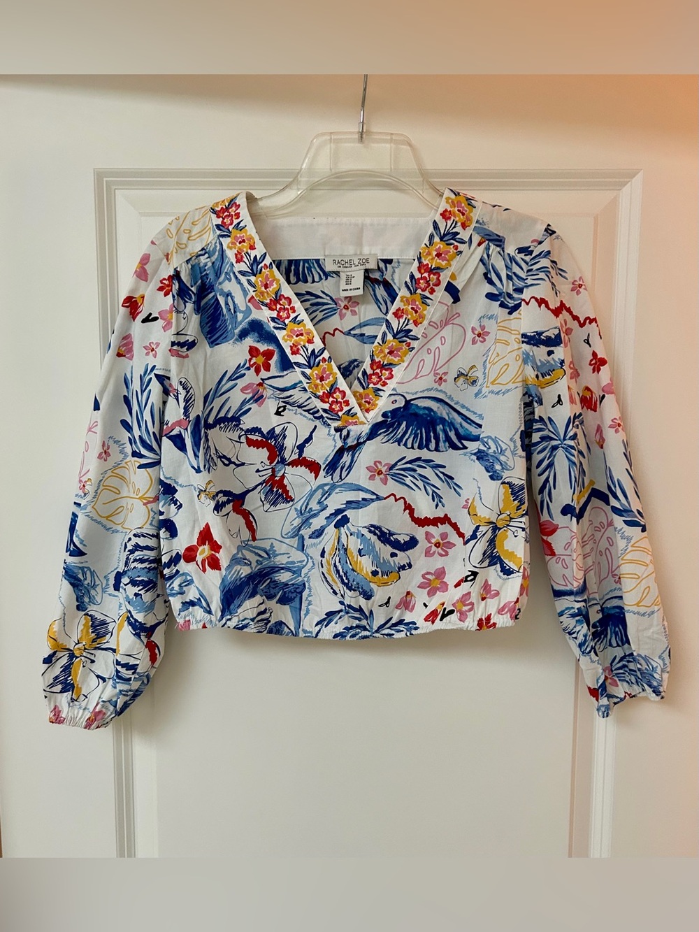 Beautiful Rachel Zoe Floral V-Neck Cropped Blouse | Resortwear Summer Cotton